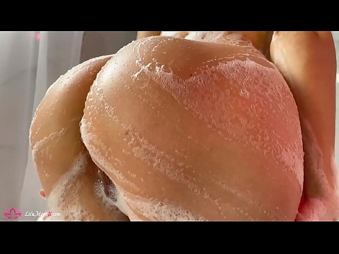 ❤️ 布鲁内特在淋浴时用振动器自慰阴部达到强烈的高潮 ❤️ Anal porn❤